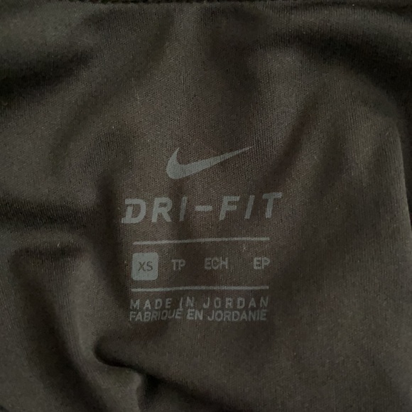 Nike Dri-Fit Open Back Sleeveless Top - Picture 4 of 4